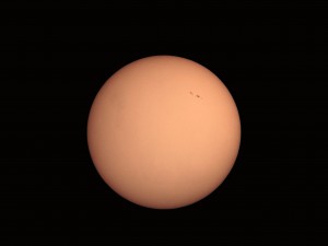 El sol y las manchas solares, responsables de la interferencia en las comunicaciones radiales, sacado con un filtro Baader