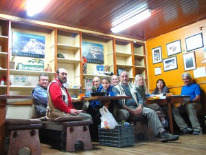 Una agradable reunion antes de la subida al Adolfo Calle (4300 mts)